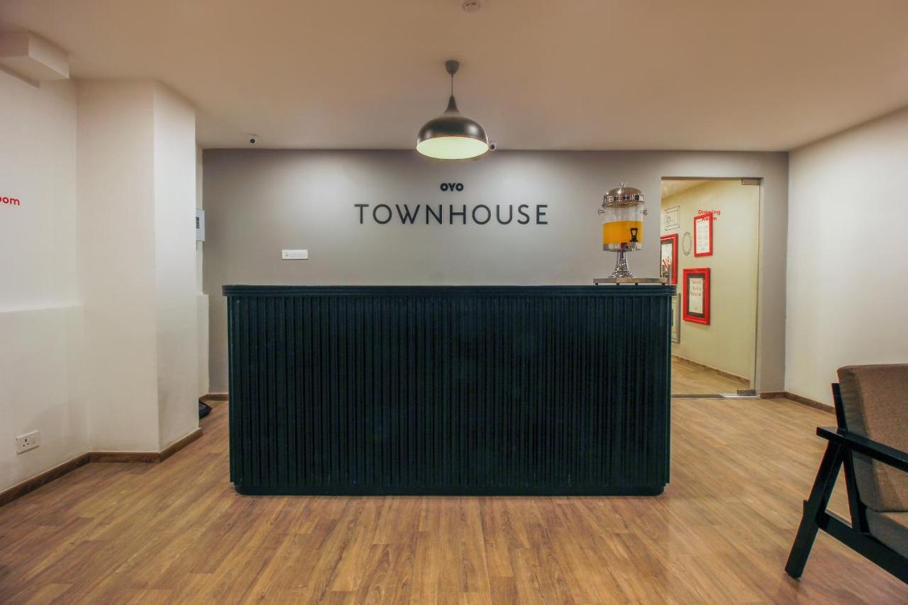 Готель Townhouse White Ridge Shivam Road Lalaguda Екстер'єр фото