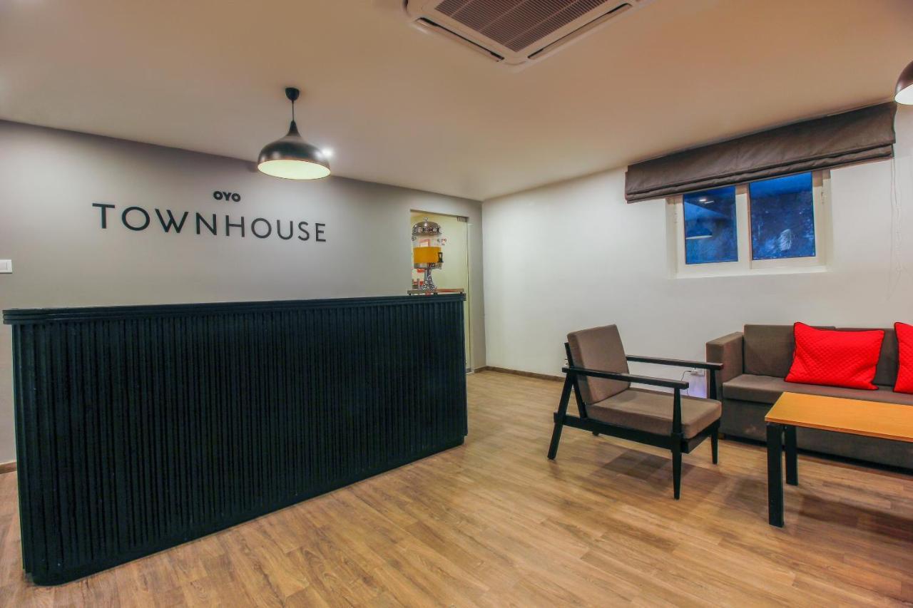 Готель Townhouse White Ridge Shivam Road Lalaguda Екстер'єр фото