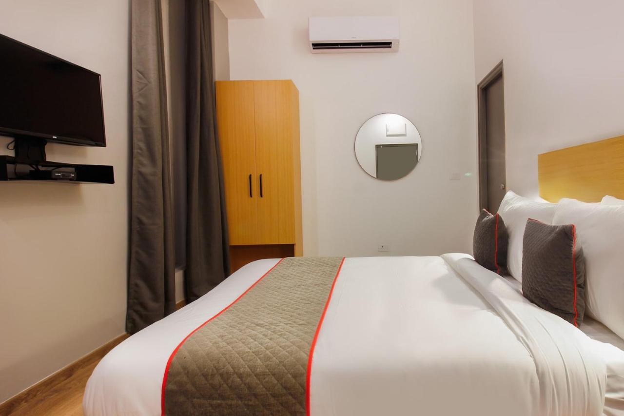 Готель Townhouse White Ridge Shivam Road Lalaguda Екстер'єр фото
