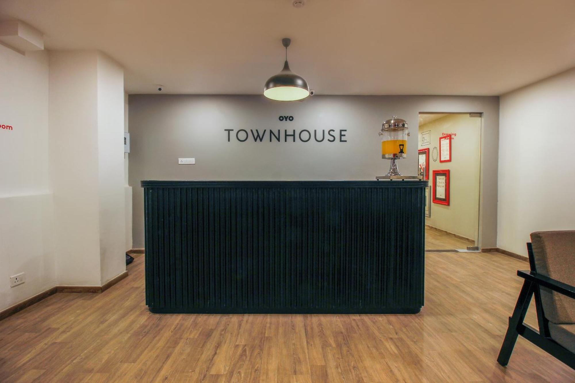 Готель Townhouse White Ridge Shivam Road Lalaguda Екстер'єр фото