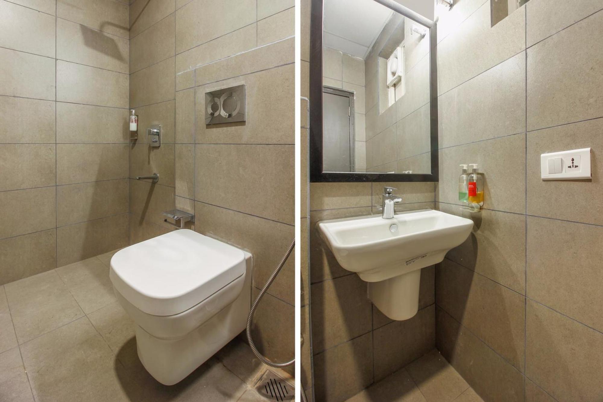 Готель Townhouse White Ridge Shivam Road Lalaguda Екстер'єр фото